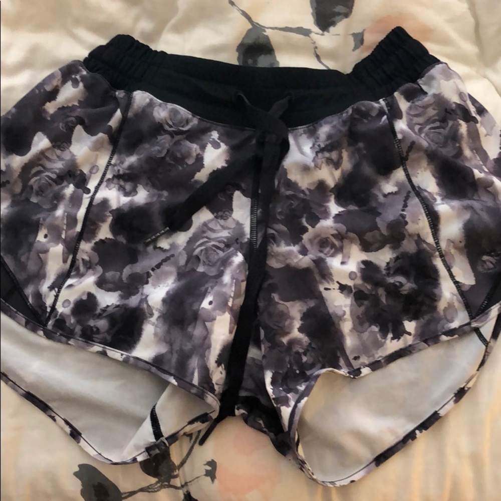 Lululemon Hotty Hot short- Long